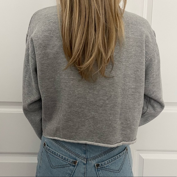 Brandy Melville Cropped Sweatshirt - Picture 3 of 3